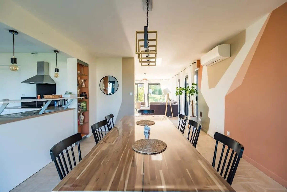 Maison Spacieuse Vue Sur Mer A Pleubian